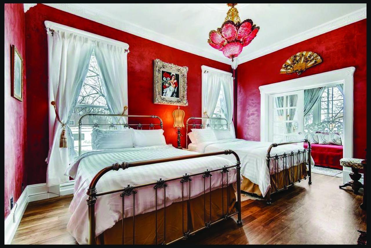The Holiday Chalet Victorian Денвър Екстериор снимка
